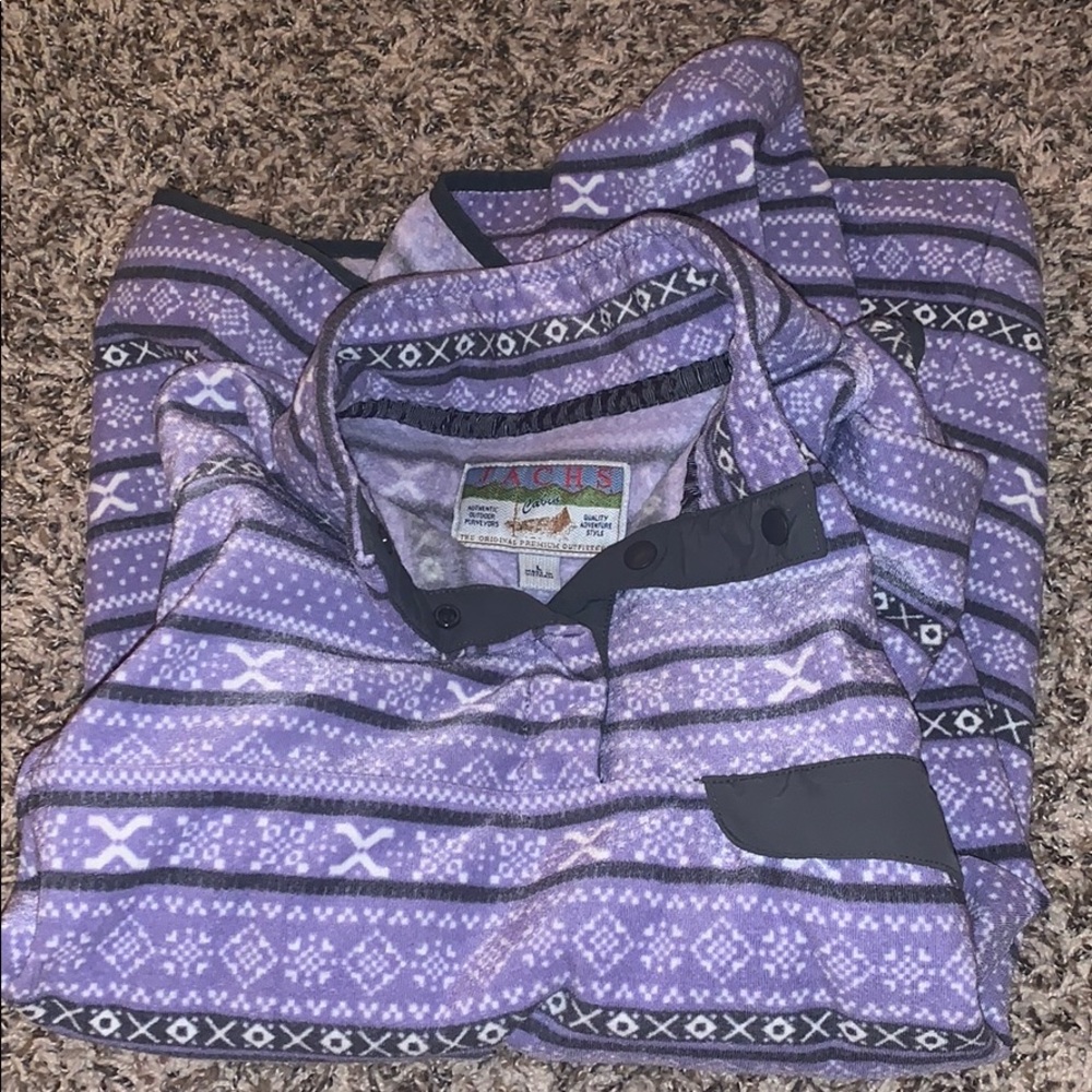 Jack’s cabin pullover